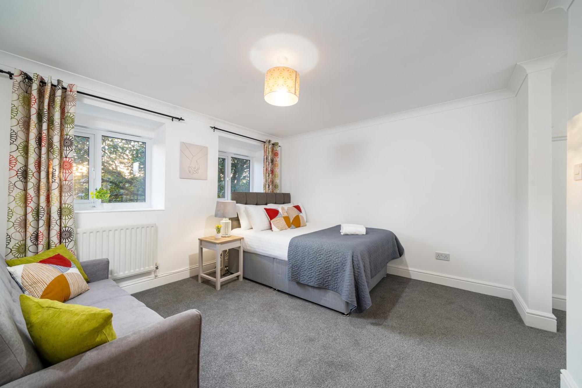 Cozy 3 Bed House With Garden & Parking In Rochester, Kent Mins To Train Station, Wifi מראה חיצוני תמונה